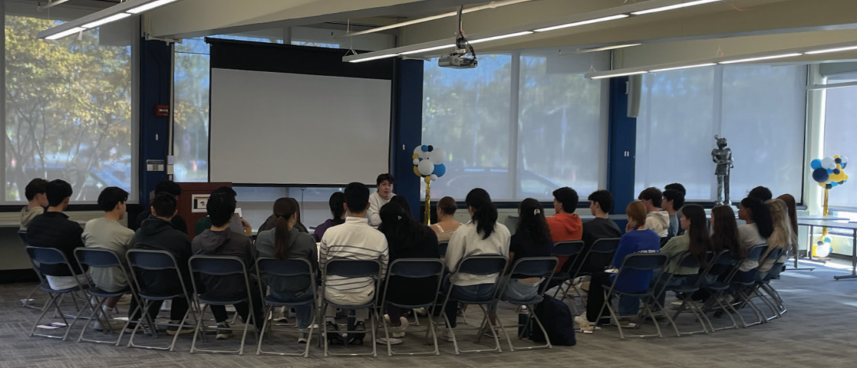 A Northwestern University representative visited the US on Oct. 21. (Staff Photo by Katy Varadi)